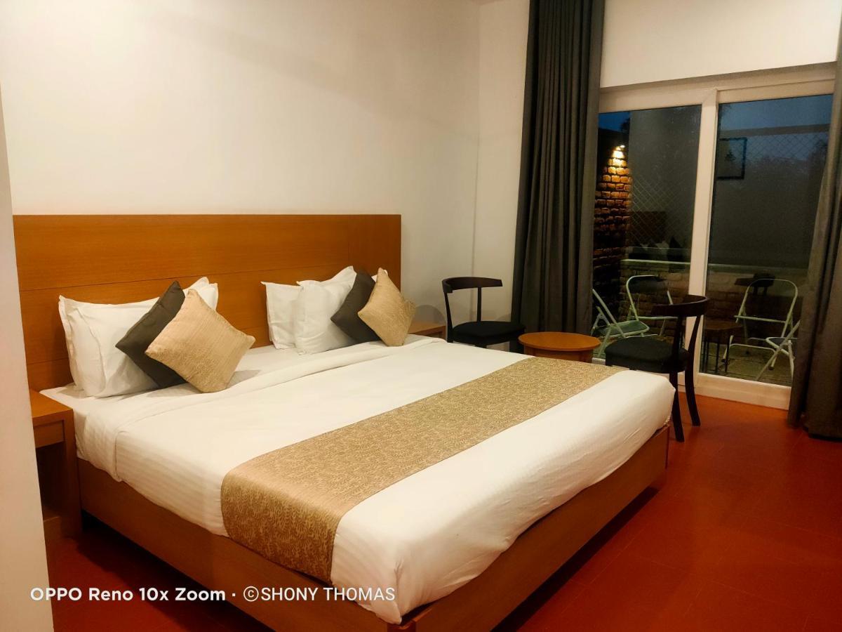 Agincourt Kuttikkanam Hotell Pīrmed Eksteriør bilde