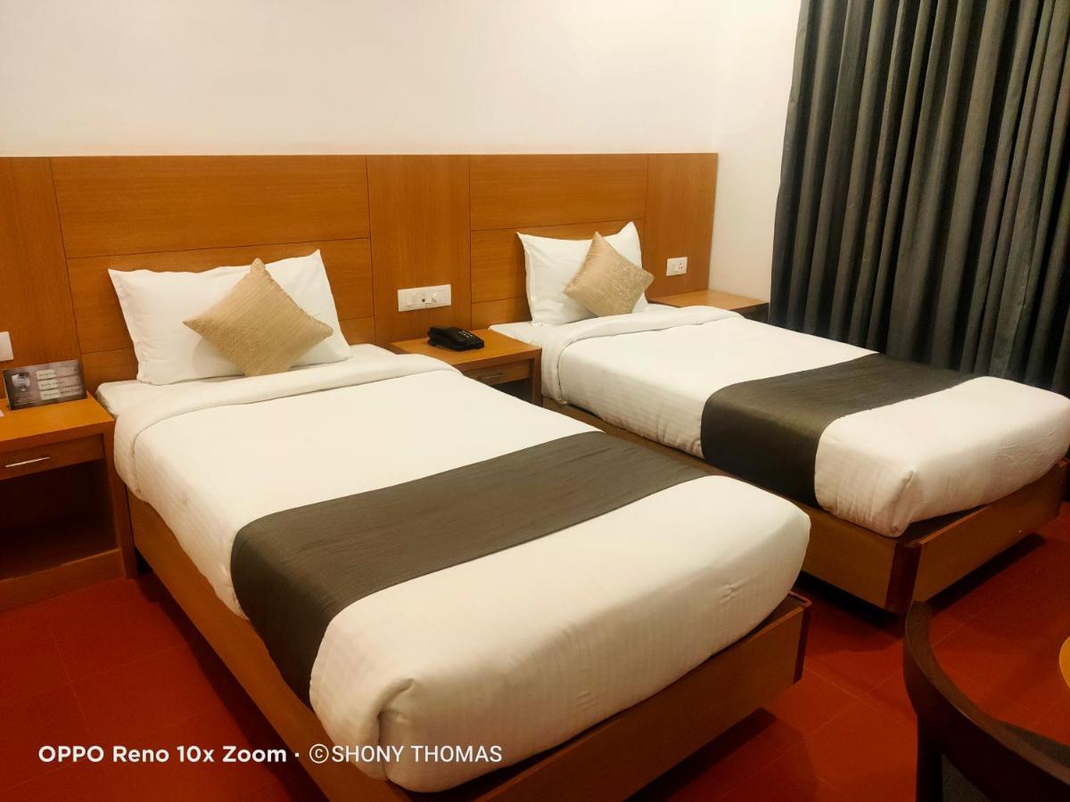Agincourt Kuttikkanam Hotell Pīrmed Eksteriør bilde